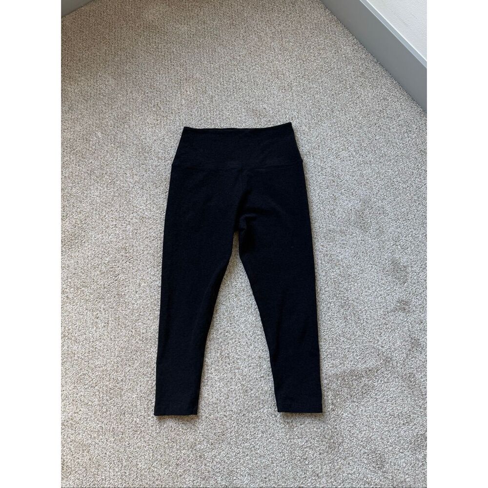 Beyond Yoga Cropped Capri Leggings